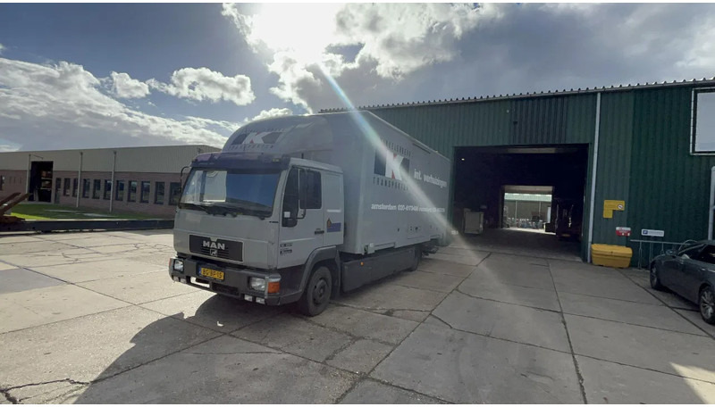 MAN 12.224 MAN 12.224 Afzet bak - Box truck: picture 1 MAN 12.224 MAN 12.224 Afzet bak - Box truck: picture 1