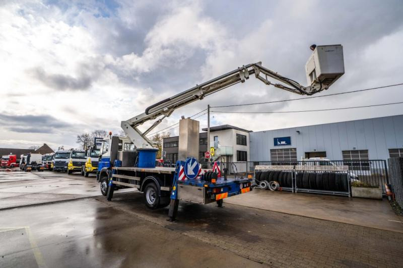 Iveco 130E18 + COMET 165 TA - Truck mounted aerial platform: picture 4 Iveco 130E18 + COMET 165 TA - Truck mounted aerial platform: picture 4