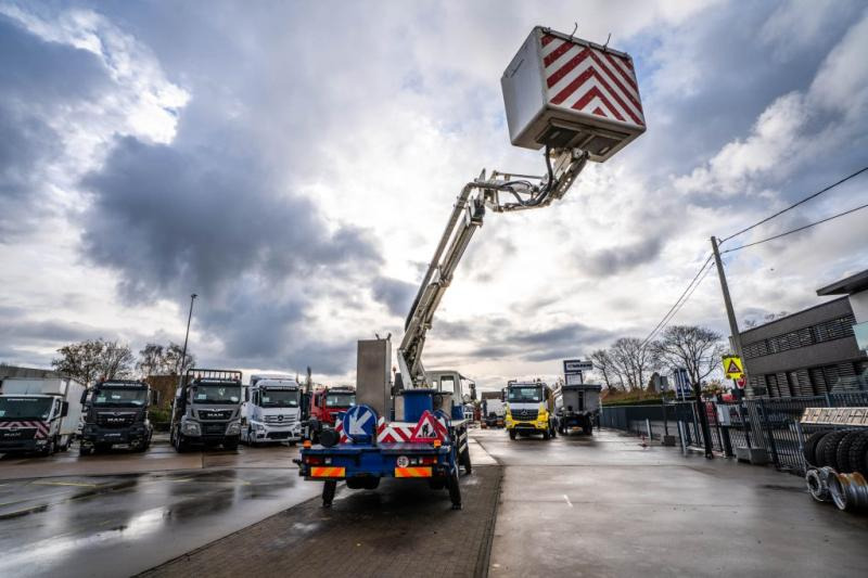 Iveco 130E18 + COMET 165 TA - Truck mounted aerial platform: picture 3 Iveco 130E18 + COMET 165 TA - Truck mounted aerial platform: picture 3