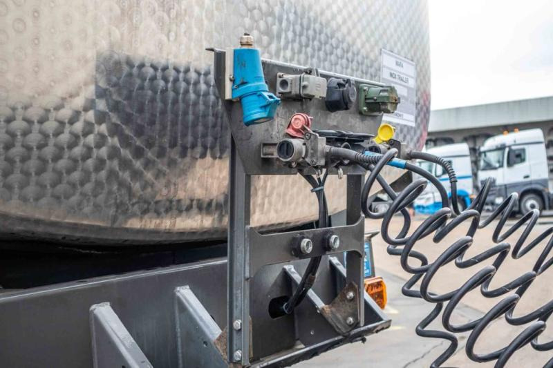 MAFA SAL 40.24/95e-INOX 29.000 L (no pump) - Tank semi-trailer: picture 5 MAFA SAL 40.24/95e-INOX 29.000 L (no pump) - Tank semi-trailer: picture 5