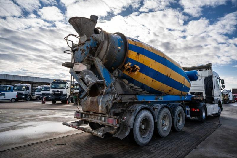 MULLER BETON MIXER/MALAXEUR/MISCHER LIEBHERR 12M3 - Concrete mixer semi-trailer: picture 4 MULLER BETON MIXER/MALAXEUR/MISCHER LIEBHERR 12M3 - Concrete mixer semi-trailer: picture 4