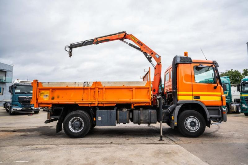 Mercedes ACTROS 1832 K + Palfinger 10 t/m - Tipper, Crane truck: picture 3 Mercedes ACTROS 1832 K + Palfinger 10 t/m - Tipper, Crane truck: picture 3