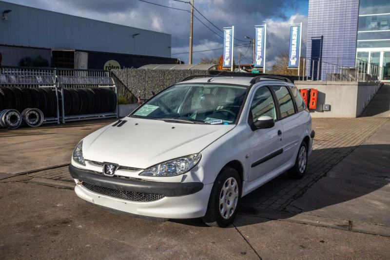 Peugeot 206 SW - Car: picture 1 Peugeot 206 SW - Car: picture 1