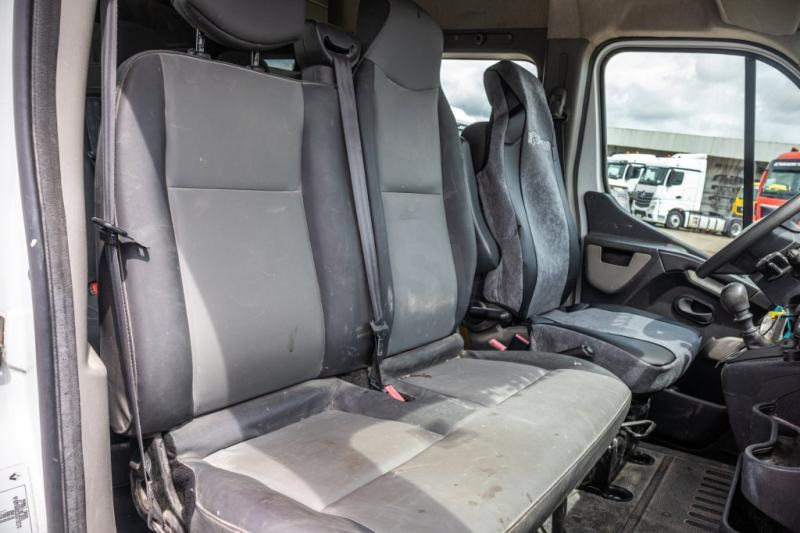 Panel van Renault MASTER 125 DCI + 6+1 personen: picture 6