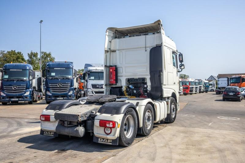 DAF XF 460-6X2-315 000 KM+ ADR - Tractor unit: picture 3 DAF XF 460-6X2-315 000 KM+ ADR - Tractor unit: picture 3