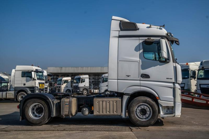Mercedes ACTROS 1846 LS + kiphydr. - Tractor unit: picture 3 Mercedes ACTROS 1846 LS + kiphydr. - Tractor unit: picture 3