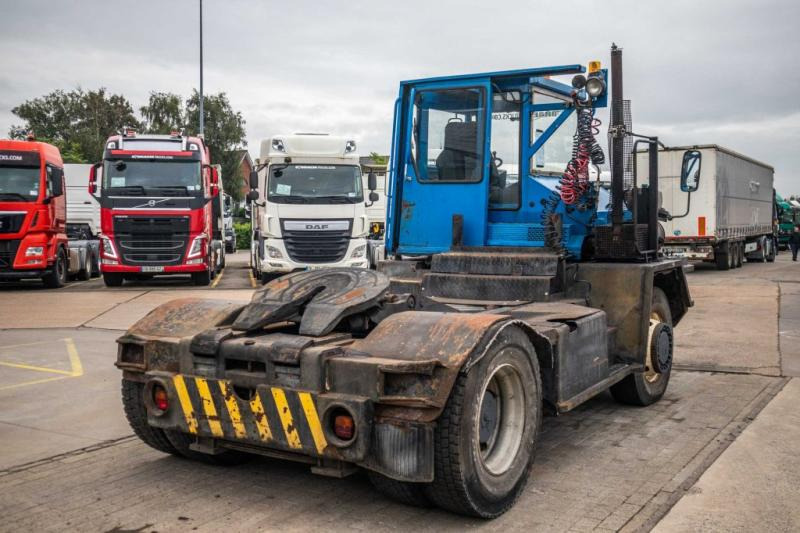 Terberg TERBERG RT28 - 4X4 - Tractor unit: picture 3 Terberg TERBERG RT28 - 4X4 - Tractor unit: picture 3