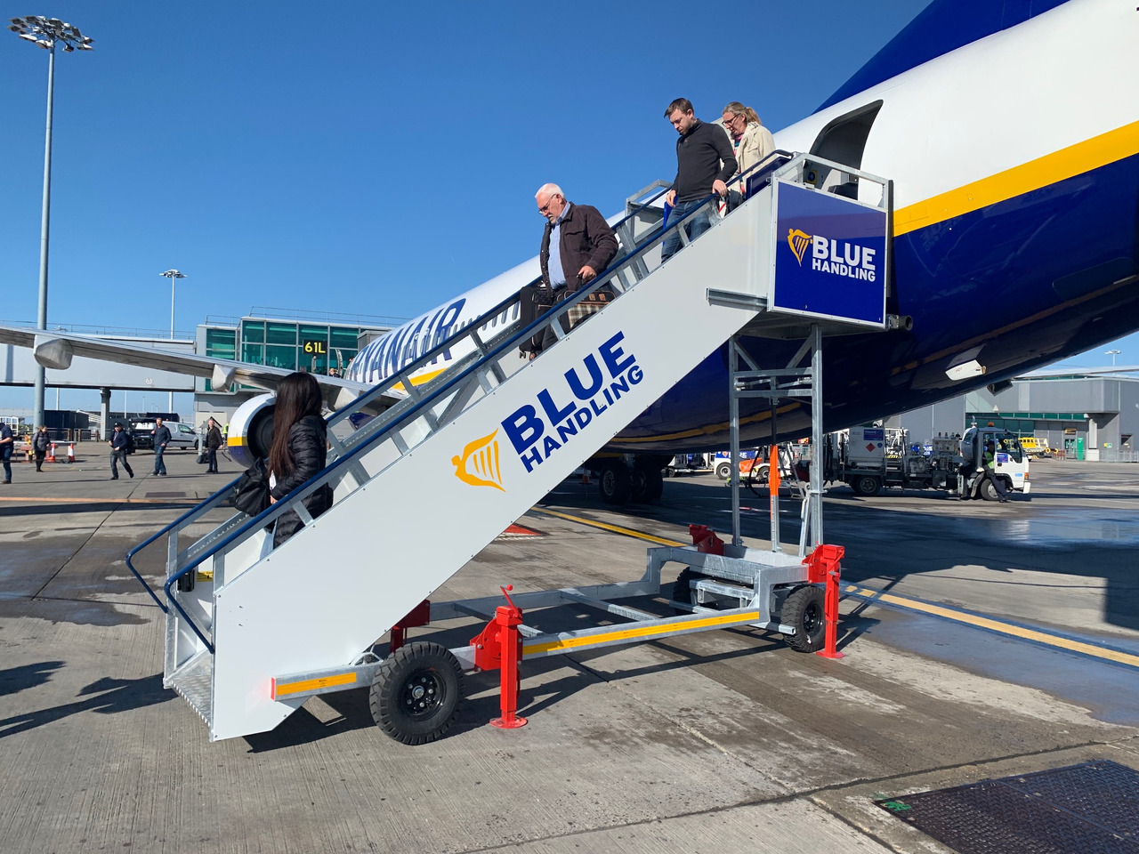 ARS-1 B737 Towable Passenger Stairs - Passenger stairs: picture 1 ARS-1 B737 Towable Passenger Stairs - Passenger stairs: picture 1