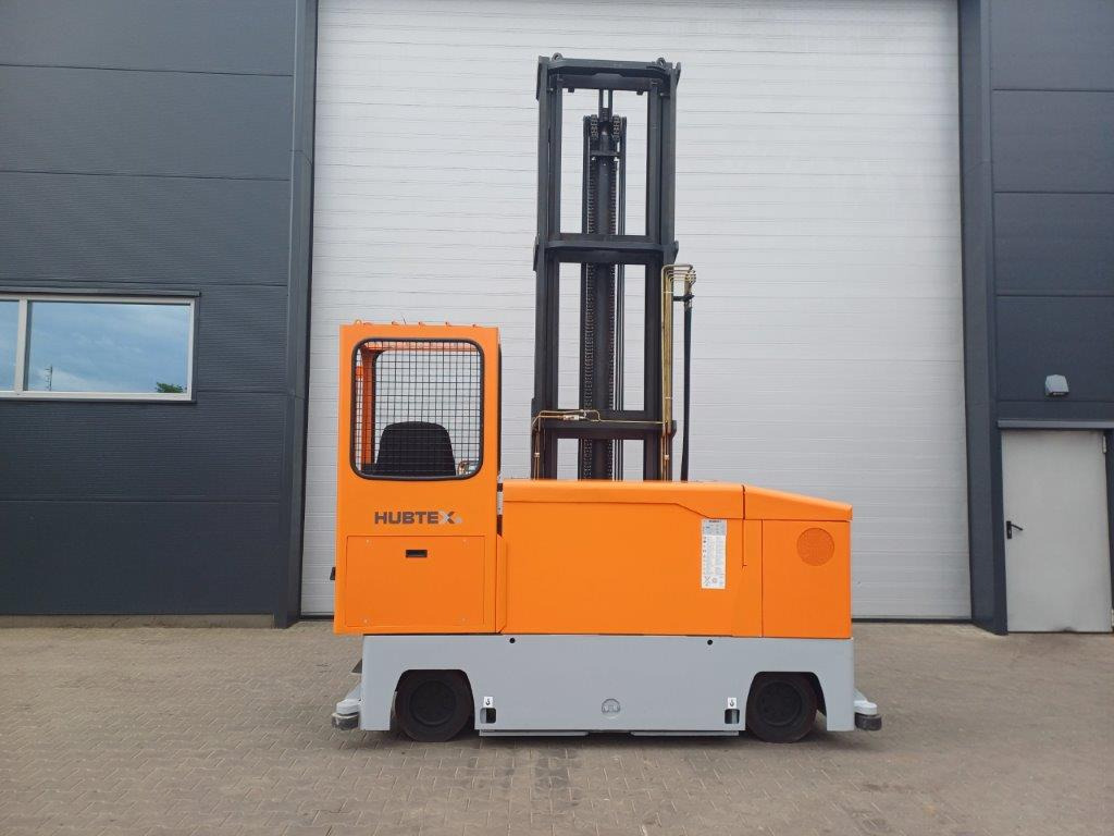 Hubtex MQ40 - 4-way reach truck: picture 4 Hubtex MQ40 - 4-way reach truck: picture 4
