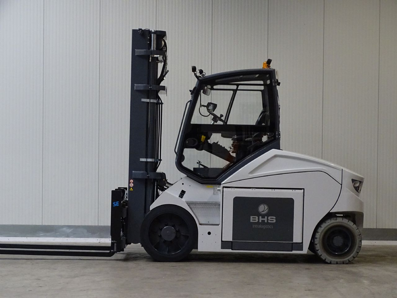 Electric forklift Montini MR10 - Li-ION - TRIPLEX - DEMO: picture 5 Electric forklift Montini MR10 - Li-ION - TRIPLEX - DEMO: picture 5