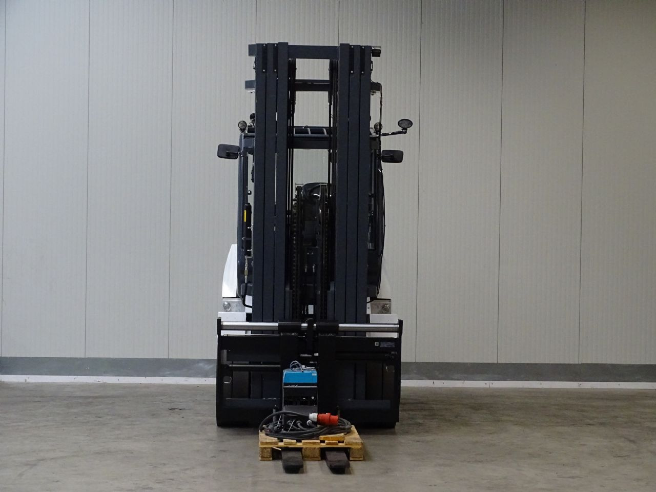 Electric forklift Montini MR10 - Li-ION - TRIPLEX - DEMO: picture 9 Electric forklift Montini MR10 - Li-ION - TRIPLEX - DEMO: picture 9