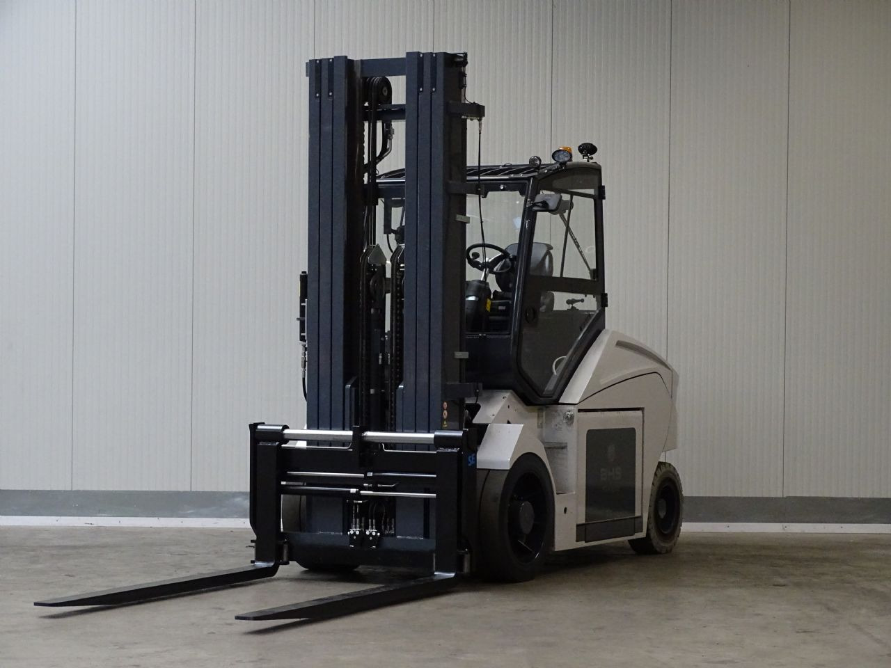 Montini MR10 - Li-ION - TRIPLEX - DEMO - Electric forklift: picture 3 Montini MR10 - Li-ION - TRIPLEX - DEMO - Electric forklift: picture 3