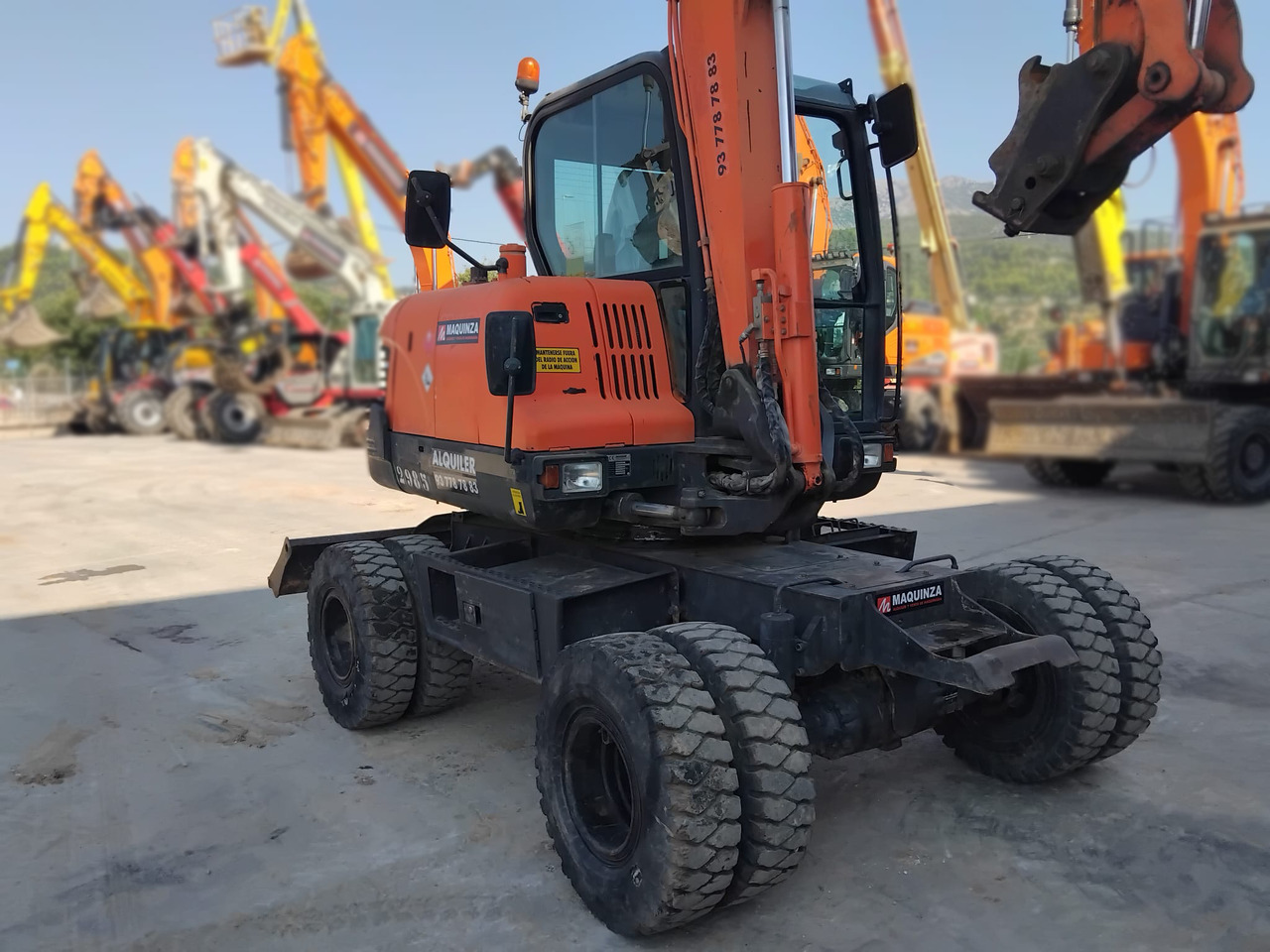 Mini excavator DOOSAN DX55W: picture 12