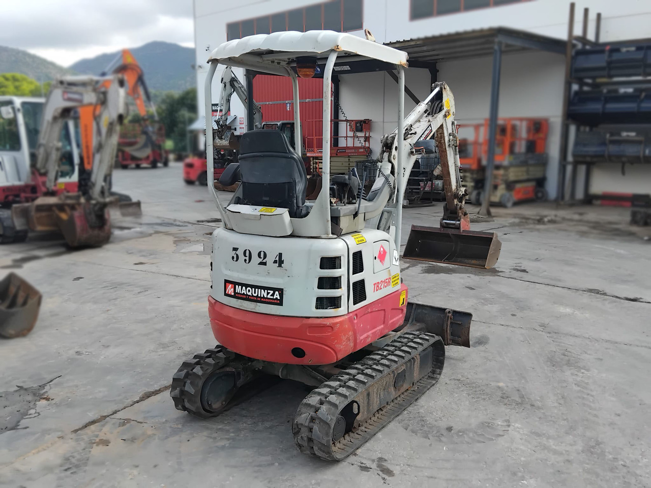 Mini excavator TAKEUCHI TB215R EASY: picture 7