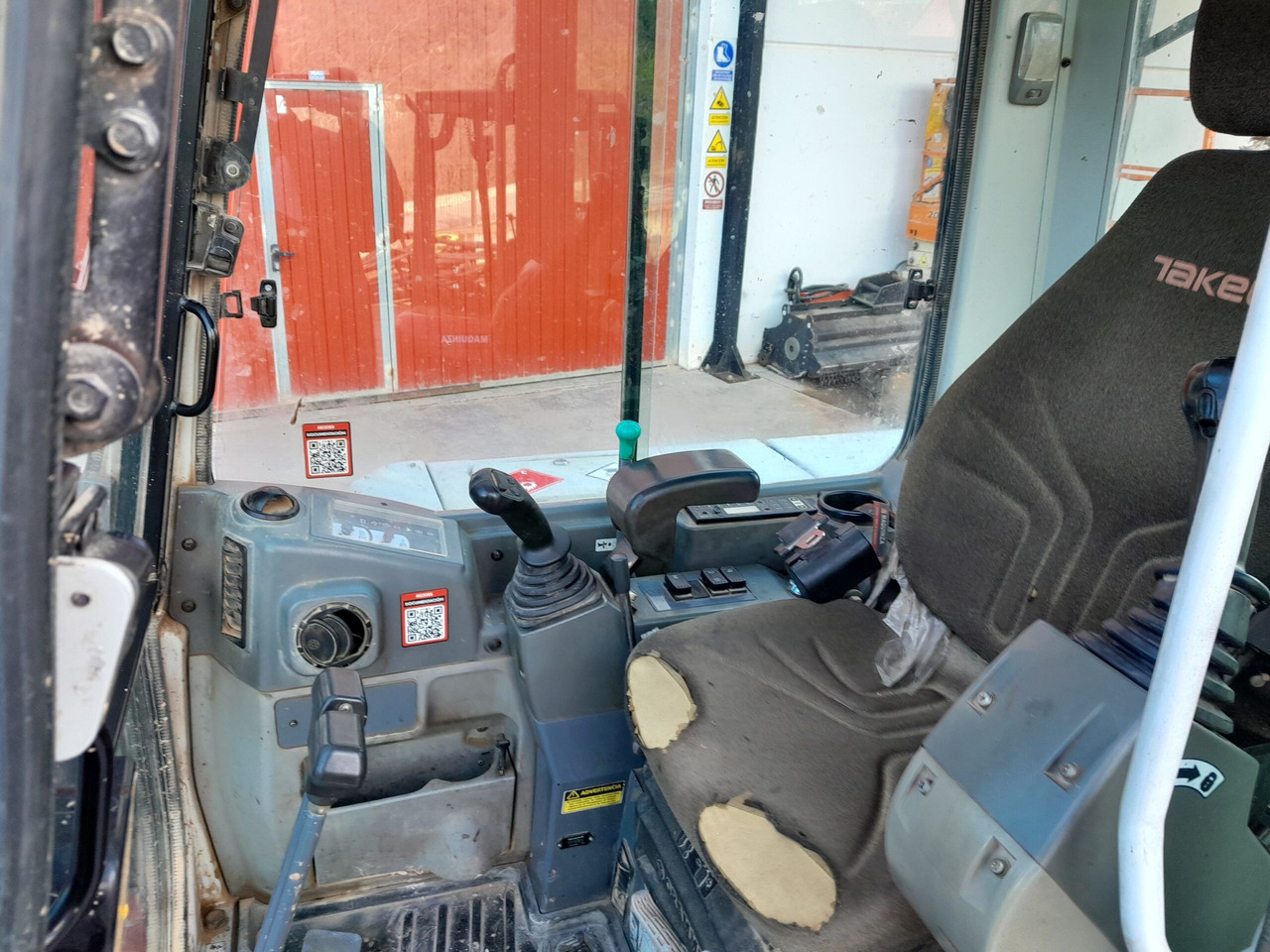 Mini excavator TAKEUCHI TB250: picture 15