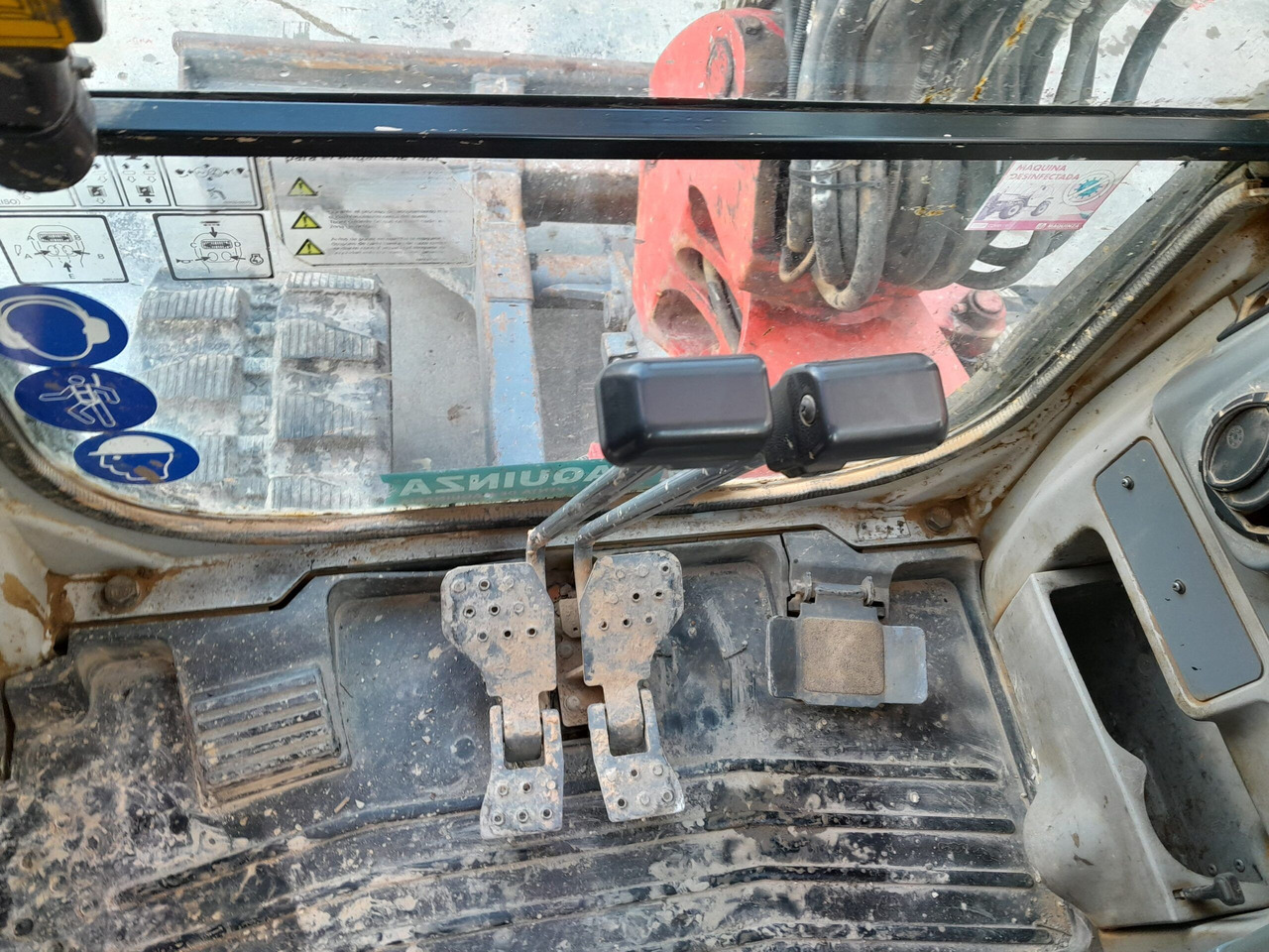 Mini excavator TAKEUCHI TB250: picture 14