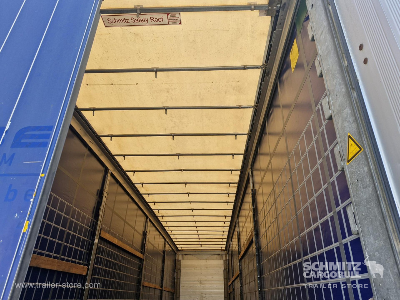 SCHMITZ Curtainsider Varios - Curtainsider semi-trailer: picture 4 SCHMITZ Curtainsider Varios - Curtainsider semi-trailer: picture 4