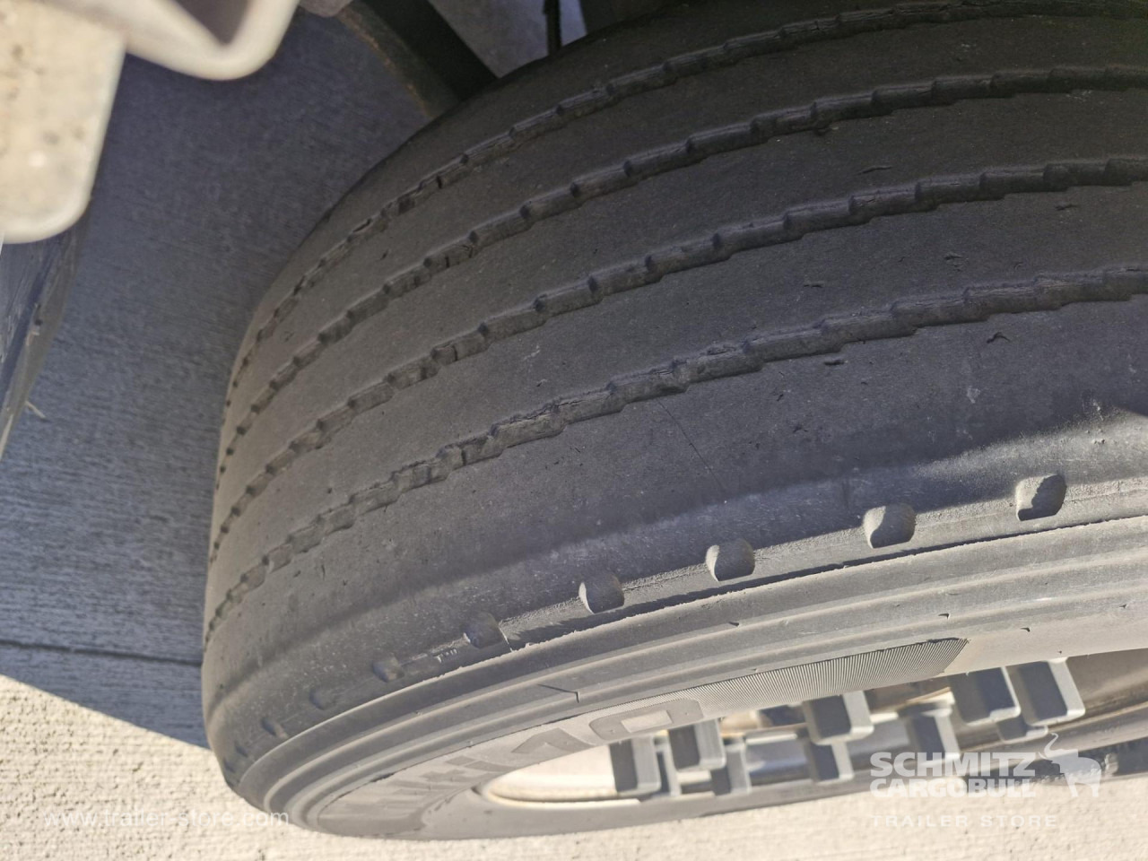 SCHMITZ Reefer Standard - Isothermal semi-trailer: picture 3 SCHMITZ Reefer Standard - Isothermal semi-trailer: picture 3