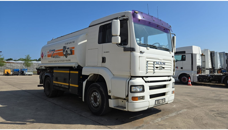 MAN TGA 18.460 (14.140L / MANUAL PUMP / MANUAL GEARBOX / TOP CONDITON / BOITE & POMPE MANUELLE) - Tank truck: picture 2 MAN TGA 18.460 (14.140L / MANUAL PUMP / MANUAL GEARBOX / TOP CONDITON / BOITE & POMPE MANUELLE) - Tank truck: picture 2