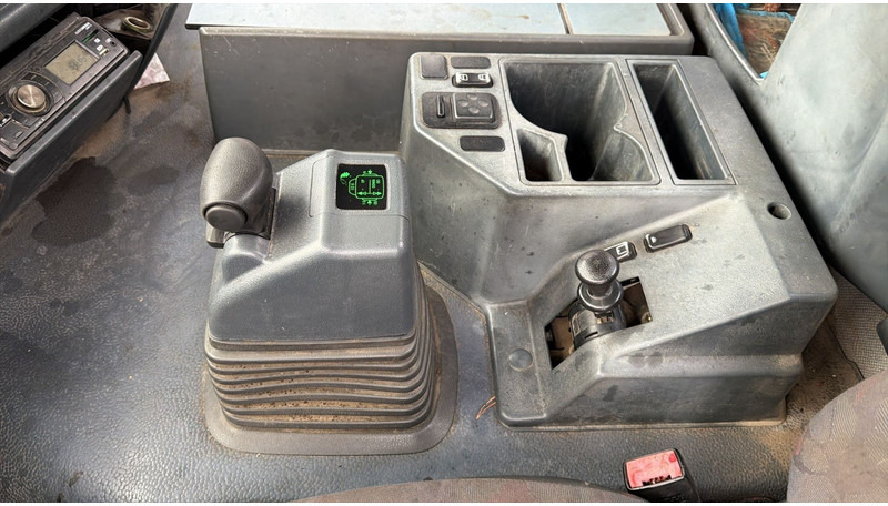 Vacuum truck Mercedes-Benz ACTROS 2531 (16000 L / GRAND PONT / EPS / 6X2 / 3 PEDALES / V6): picture 16
