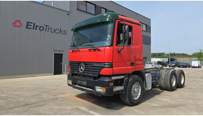 Mercedes-Benz ACTROS 2640 (EPS / 3 PEDALES / V6 / LAMES / GRAND PONT / EURO 2 / SEMI-AUTO) - Cab chassis truck: picture 1 Mercedes-Benz ACTROS 2640 (EPS / 3 PEDALES / V6 / LAMES / GRAND PONT / EURO 2 / SEMI-AUTO) - Cab chassis truck: picture 1