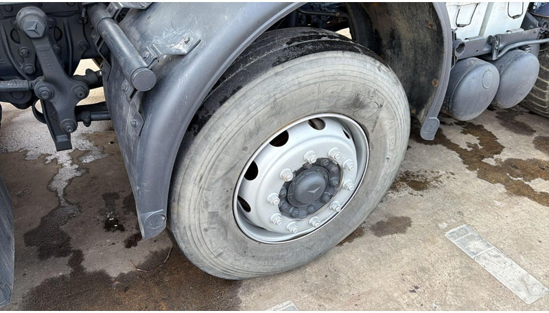 Tipper Mercedes-Benz Actros 3235 (EPS / LAMES / GRAND PONT / STEEL SUSP. / 3 PEDALES / MP1): picture 13 Tipper Mercedes-Benz Actros 3235 (EPS / LAMES / GRAND PONT / STEEL SUSP. / 3 PEDALES / MP1): picture 13