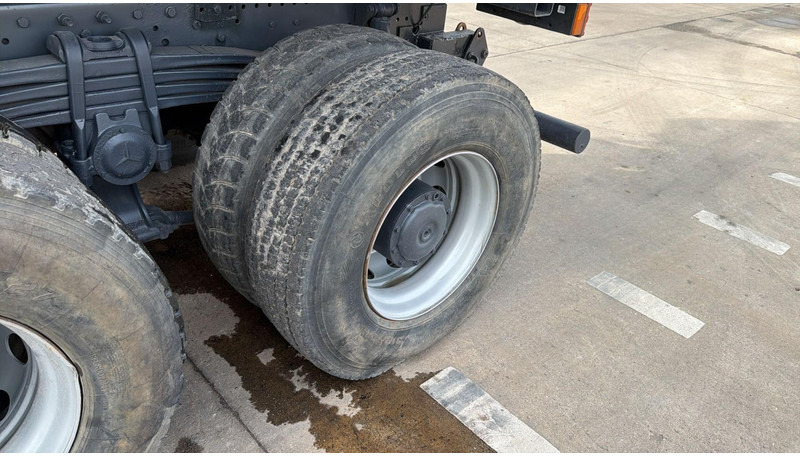 Tipper Mercedes-Benz Actros 3235 (EPS / LAMES / GRAND PONT / STEEL SUSP. / 3 PEDALES / MP1): picture 11 Tipper Mercedes-Benz Actros 3235 (EPS / LAMES / GRAND PONT / STEEL SUSP. / 3 PEDALES / MP1): picture 11