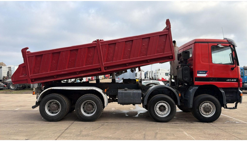 Mercedes-Benz Actros 4148 (EPS / 8X6 / LAMES / GRAND PONT / PROPRE / STEEL SUSP. / BIG AXLE) - Tipper: picture 4 Mercedes-Benz Actros 4148 (EPS / 8X6 / LAMES / GRAND PONT / PROPRE / STEEL SUSP. / BIG AXLE) - Tipper: picture 4