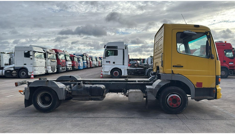 Mercedes-Benz Atego 815 (BOITE MANUELLE / MANUAL GEARBOX) - Cab chassis truck: picture 3 Mercedes-Benz Atego 815 (BOITE MANUELLE / MANUAL GEARBOX) - Cab chassis truck: picture 3