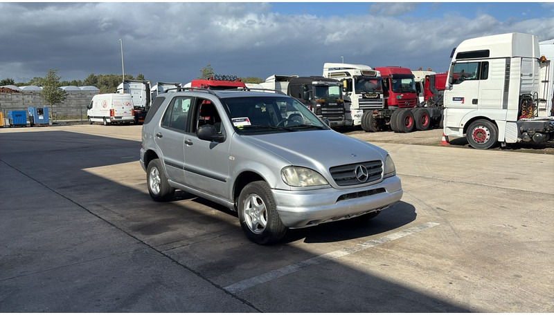Mercedes-Benz M-Klasse ML 270 CDI - SUV: picture 3 Mercedes-Benz M-Klasse ML 270 CDI - SUV: picture 3
