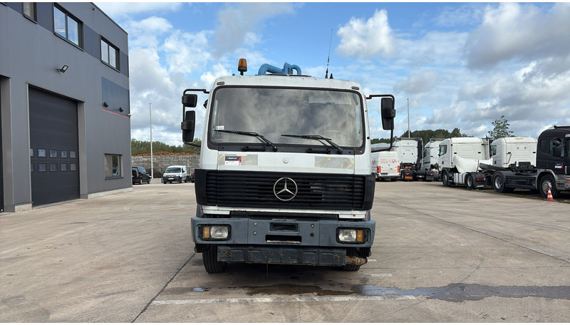 Mercedes-Benz SK 2422 (14500 LITERS / VIDANGEUR / 6X2 / V6 / BOITE MANUELLE) - Vacuum truck: picture 2 Mercedes-Benz SK 2422 (14500 LITERS / VIDANGEUR / 6X2 / V6 / BOITE MANUELLE) - Vacuum truck: picture 2