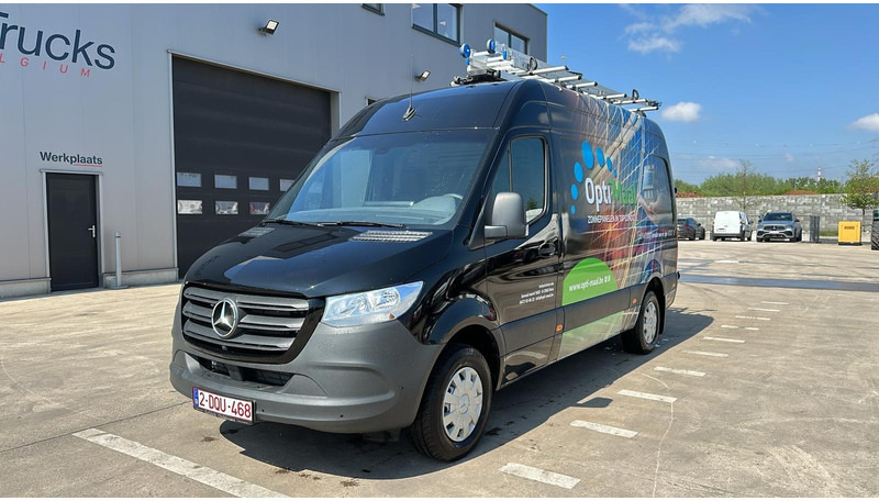 Mercedes-Benz Sprinter 317 (AUTOMAAT / AIRCO / MBUX / L2H2 / TREKHAAK / CAMERA + PARKEERSENSOREN / 3 ZITPLAATSEN) - Panel van: picture 1 Mercedes-Benz Sprinter 317 (AUTOMAAT / AIRCO / MBUX / L2H2 / TREKHAAK / CAMERA + PARKEERSENSOREN / 3 ZITPLAATSEN) - Panel van: picture 1