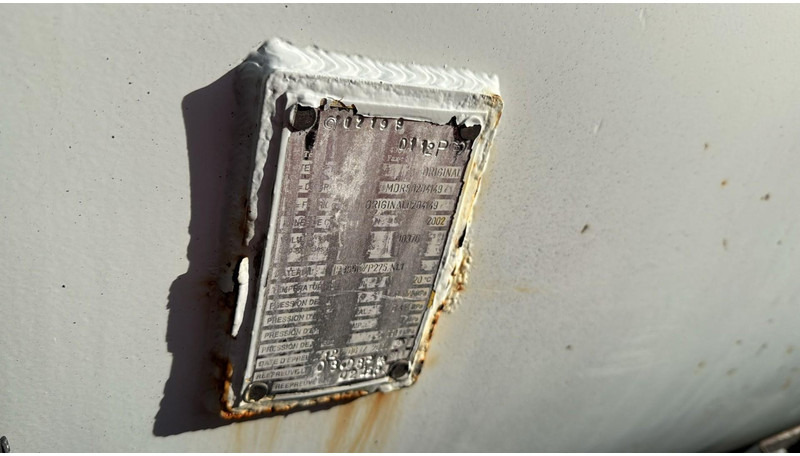 Vacuum truck Renault Kerax 370 (10970L / CAMION FRANCAIS / VIDANGEUR / 6X4 / LAMES / GRAND PONT): picture 14