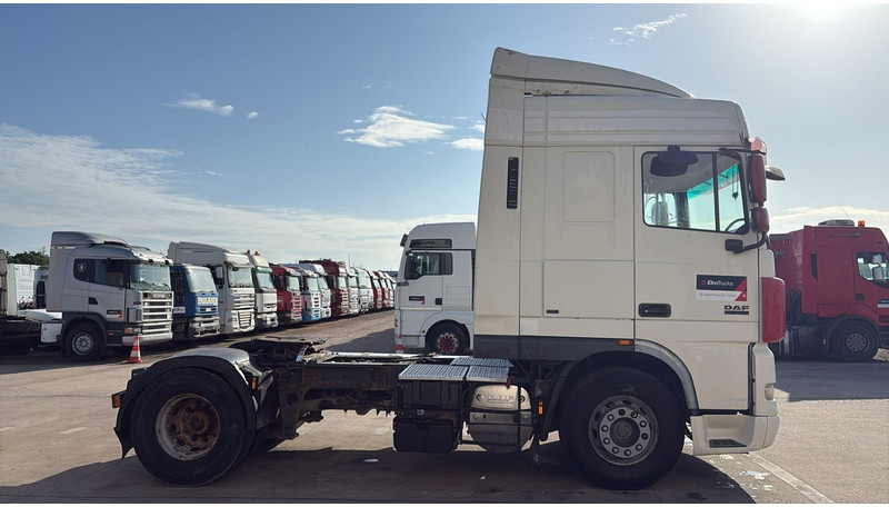 DAF 105 XF 460 (BOITE MANUELLE / MANUAL GEARBOX) - Tractor unit: picture 4 DAF 105 XF 460 (BOITE MANUELLE / MANUAL GEARBOX) - Tractor unit: picture 4