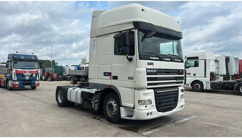 DAF 105 XF 460 (BOITE MANUELLE / MANUAL GEARBOX / CLEAN CONDITION / PROPRE) - Tractor unit: picture 3 DAF 105 XF 460 (BOITE MANUELLE / MANUAL GEARBOX / CLEAN CONDITION / PROPRE) - Tractor unit: picture 3