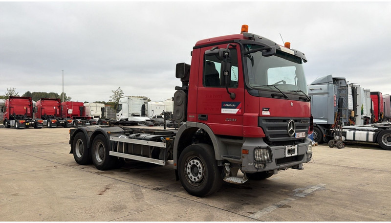 Mercedes-Benz Actros 3341 (EPS / CAMION BELGE !! / SUPS. LAMES / 33 TONNES / 3 PEDALES / MP2 / TRACTEUR ORIGINAL !! / V6 / MP2) - Tractor unit: picture 2 Mercedes-Benz Actros 3341 (EPS / CAMION BELGE !! / SUPS. LAMES / 33 TONNES / 3 PEDALES / MP2 / TRACTEUR ORIGINAL !! / V6 / MP2) - Tractor unit: picture 2