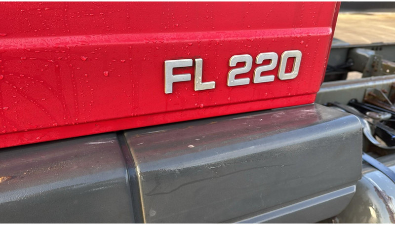 Lease a Volvo FL 220 (MANUAL GEARBOX / BOITE MANUELLE) Volvo FL 220 (MANUAL GEARBOX / BOITE MANUELLE): picture 10 Lease a Volvo FL 220 (MANUAL GEARBOX / BOITE MANUELLE) Volvo FL 220 (MANUAL GEARBOX / BOITE MANUELLE): picture 10