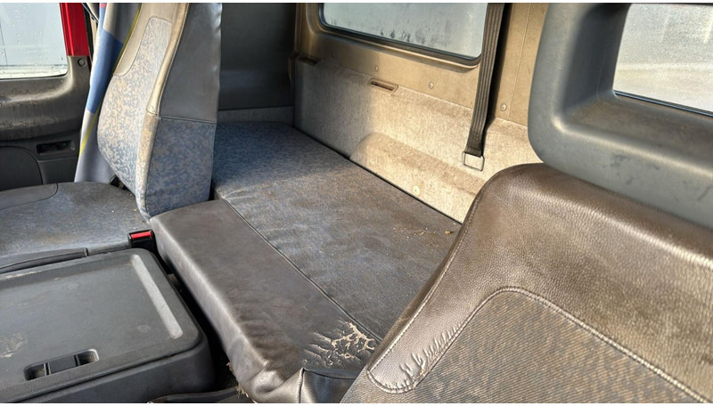 Lease a Volvo FL 220 (MANUAL GEARBOX / BOITE MANUELLE) Volvo FL 220 (MANUAL GEARBOX / BOITE MANUELLE): picture 19 Lease a Volvo FL 220 (MANUAL GEARBOX / BOITE MANUELLE) Volvo FL 220 (MANUAL GEARBOX / BOITE MANUELLE): picture 19