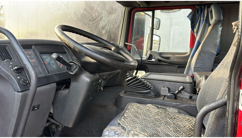 Lease a Volvo FL 220 (MANUAL GEARBOX / BOITE MANUELLE) Volvo FL 220 (MANUAL GEARBOX / BOITE MANUELLE): picture 12 Lease a Volvo FL 220 (MANUAL GEARBOX / BOITE MANUELLE) Volvo FL 220 (MANUAL GEARBOX / BOITE MANUELLE): picture 12