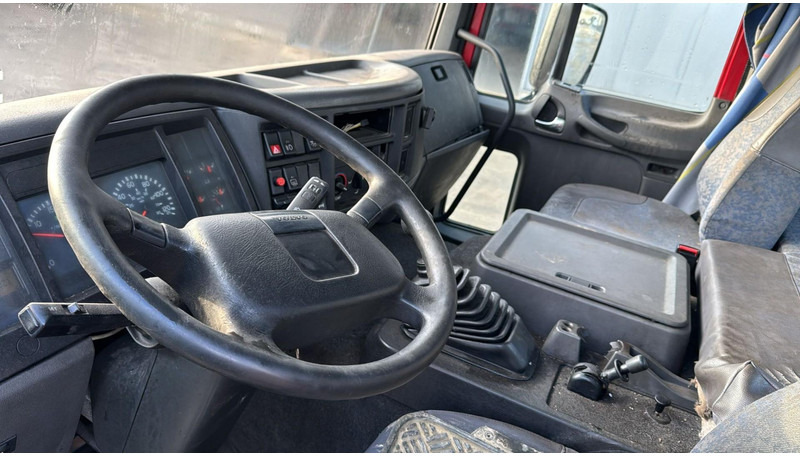Lease a Volvo FL 220 (MANUAL GEARBOX / BOITE MANUELLE) Volvo FL 220 (MANUAL GEARBOX / BOITE MANUELLE): picture 9 Lease a Volvo FL 220 (MANUAL GEARBOX / BOITE MANUELLE) Volvo FL 220 (MANUAL GEARBOX / BOITE MANUELLE): picture 9