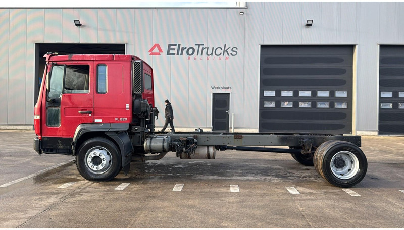 Lease a Volvo FL 220 (MANUAL GEARBOX / BOITE MANUELLE) Volvo FL 220 (MANUAL GEARBOX / BOITE MANUELLE): picture 7 Lease a Volvo FL 220 (MANUAL GEARBOX / BOITE MANUELLE) Volvo FL 220 (MANUAL GEARBOX / BOITE MANUELLE): picture 7