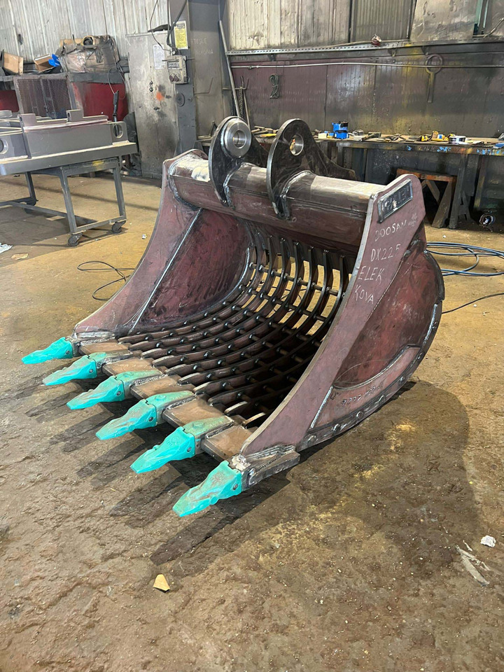 DOOSAN DX225 Sorting Bucket - Sorting bucket for Crawler excavator: picture 1 DOOSAN DX225 Sorting Bucket - Sorting bucket for Crawler excavator: picture 1