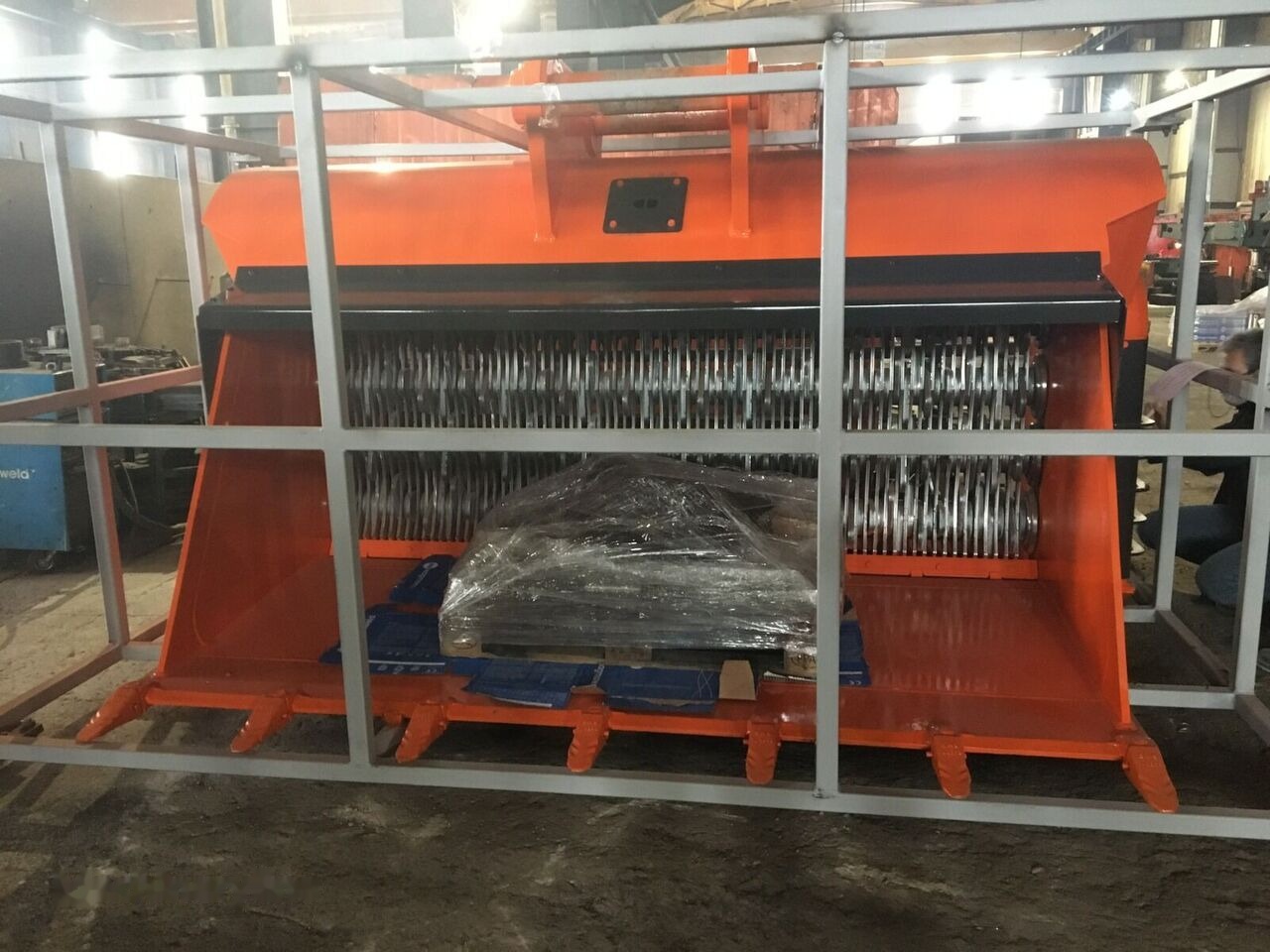 Galen Impact Screening Bucket - Sorting bucket: picture 2 Galen Impact Screening Bucket - Sorting bucket: picture 2