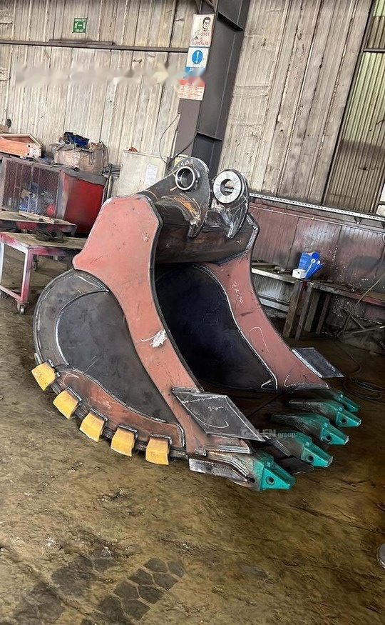 New Excavator bucket Hitachi ZX490 Heavy Duty Bucket: picture 7