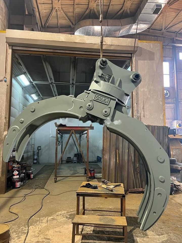 Hyundai R220 Log Grapple - Grapple: picture 1 Hyundai R220 Log Grapple - Grapple: picture 1