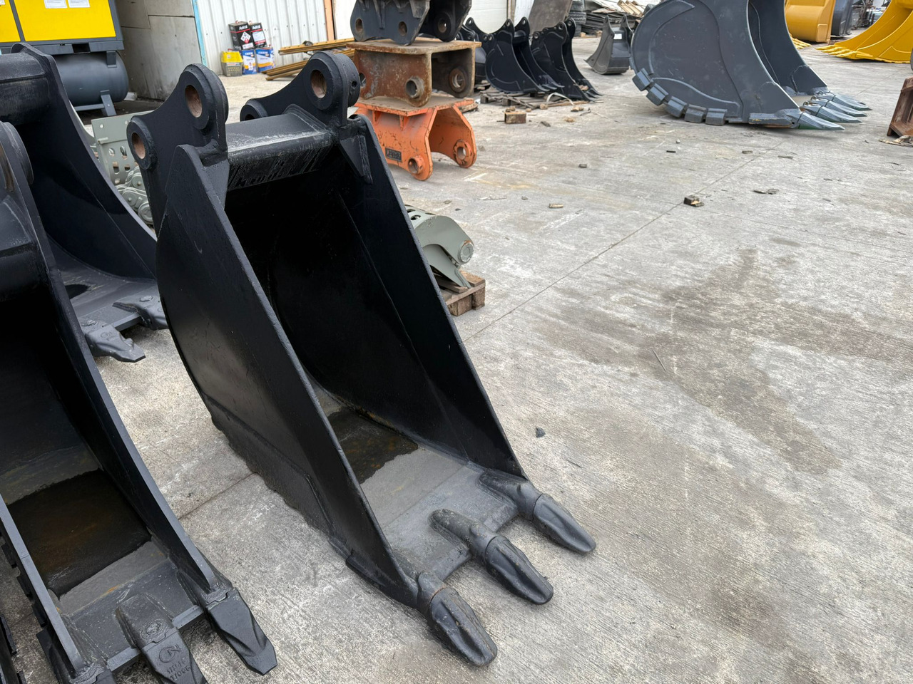 Komatsu PC200 - Excavator bucket for Construction machinery: picture 5 Komatsu PC200 - Excavator bucket for Construction machinery: picture 5