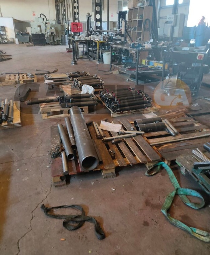 For construction roller - Hydraulic cylinder for Roller: picture 2 For construction roller - Hydraulic cylinder for Roller: picture 2