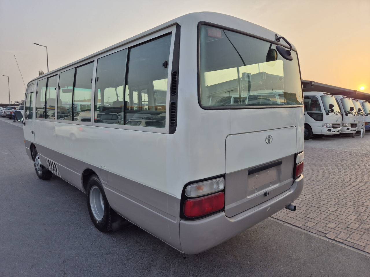 TOYOTA Coaster ... 25 places ...climatisé - Minibus, Passenger van: picture 3 TOYOTA Coaster ... 25 places ...climatisé - Minibus, Passenger van: picture 3