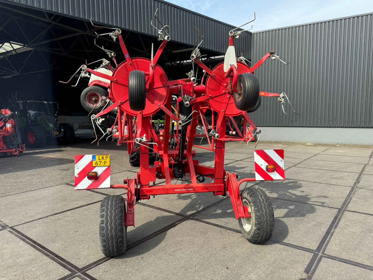 Lely Lotus 1020S - Tedder/ Rake: picture 4 Lely Lotus 1020S - Tedder/ Rake: picture 4
