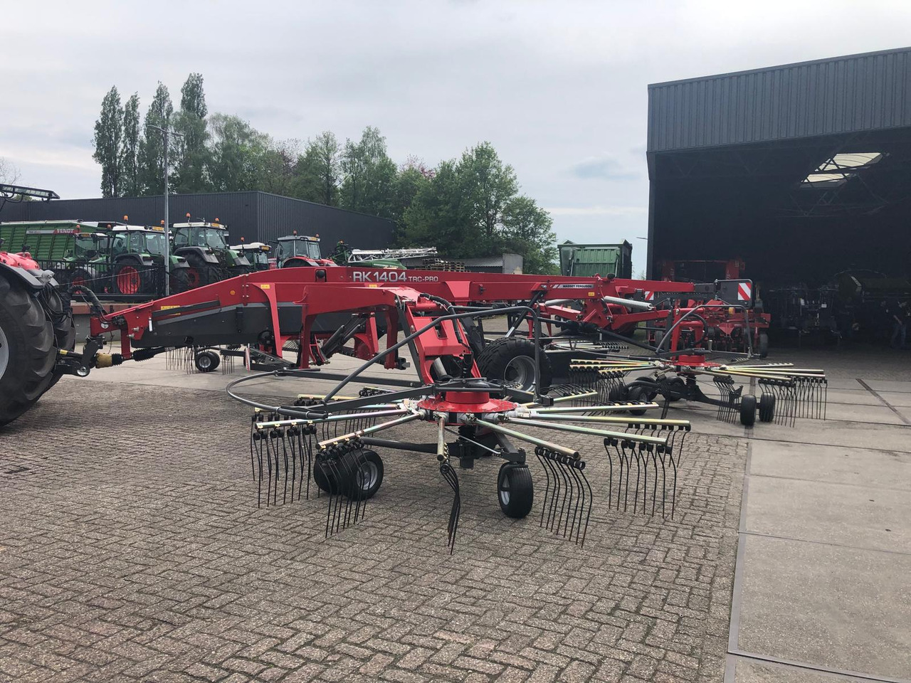Massey Ferguson RK 1404 TRC-PRO - Tedder/ Rake: picture 4 Massey Ferguson RK 1404 TRC-PRO - Tedder/ Rake: picture 4